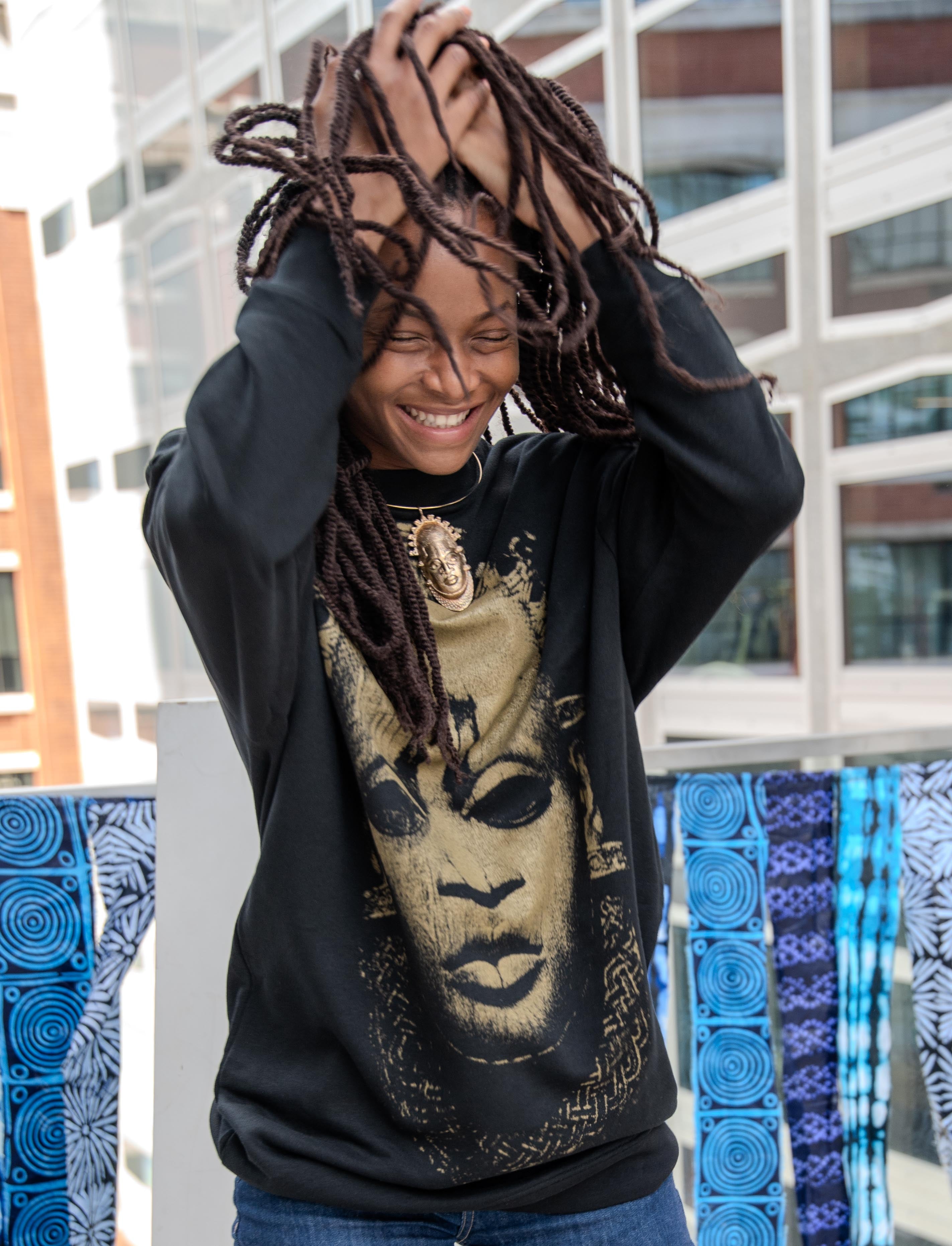 Iyoba Idia Mask Sweater Dress Oversize Sweater Dress (Black)